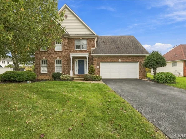 1 Cambridge Ct, Lancaster, NY 14086