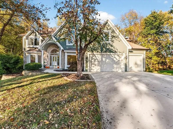 5300 Summit Ct, Shawnee, KS 66216