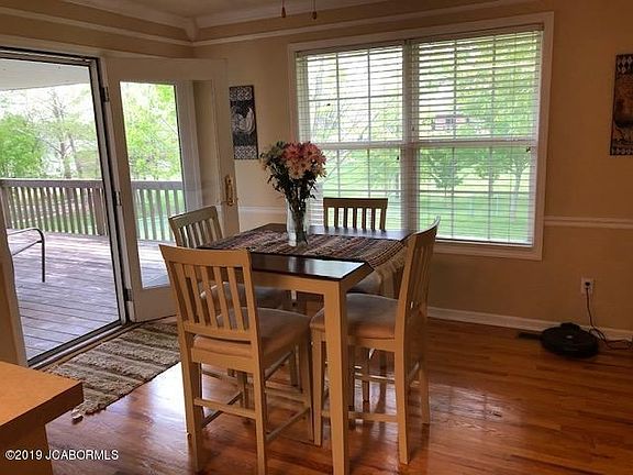 4th image of 227 Rose Park Dr