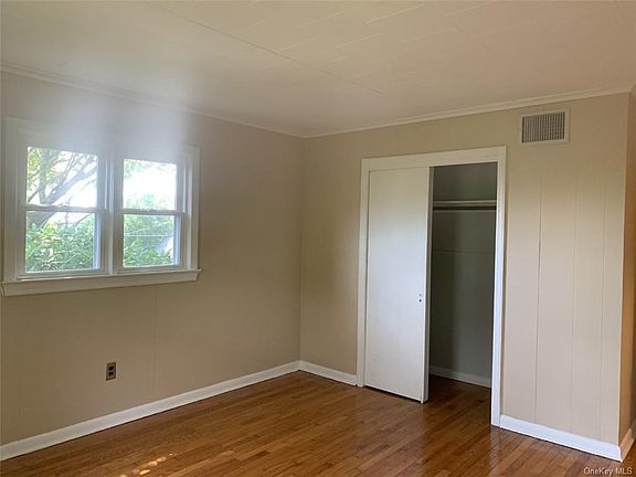 2nd image of 878 Piermont Ave
