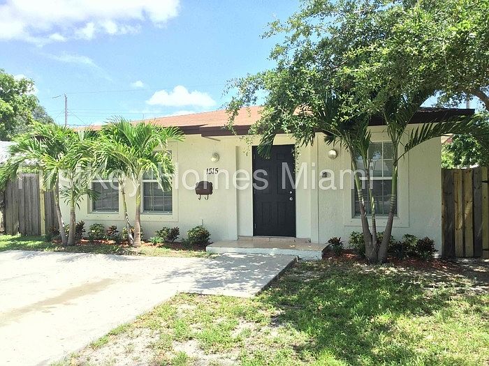 1st image of 1515 NE 181st St