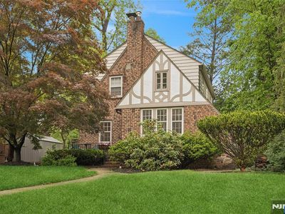 275 Winthrop Rd, Teaneck, NJ, 07666
