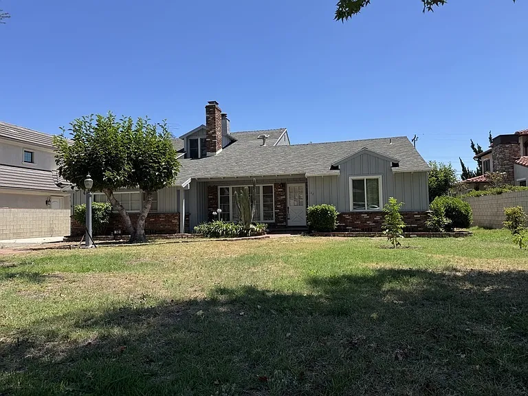 148 W Magna Vista Ave — Photo 1