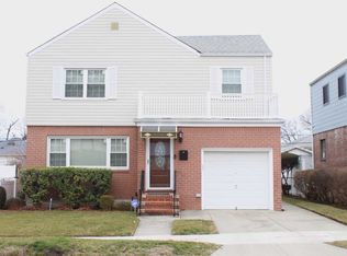 24131 132nd Rd, Rosedale, NY 11422