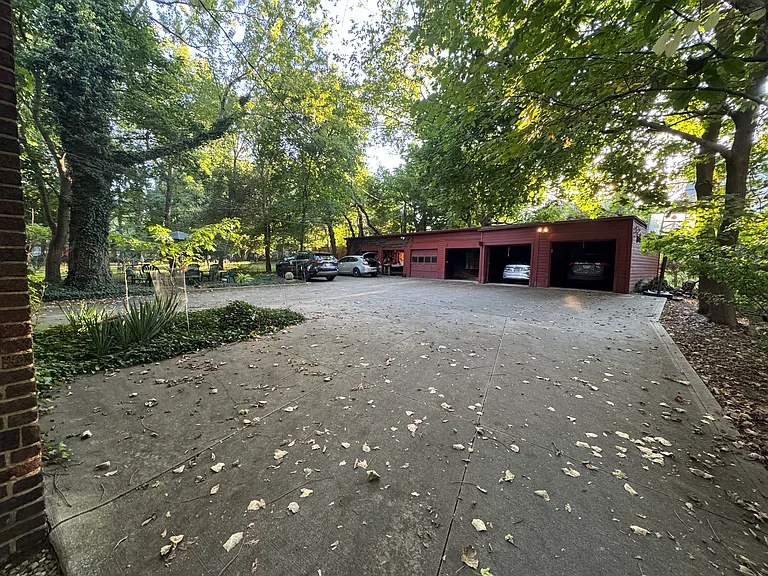 Driveway/ Garage