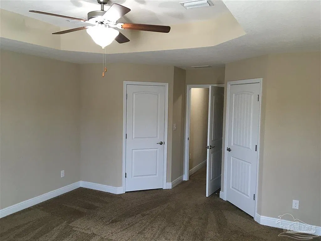 3 bed, 2.5 bath, 1648 sqft, $1,800 — Photo 4