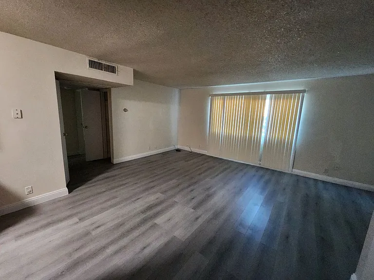 225 E Foster Ave #2 — Photo 3