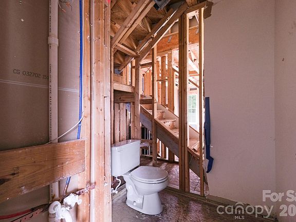 5th image of 8100 Chatham Oaks Dr