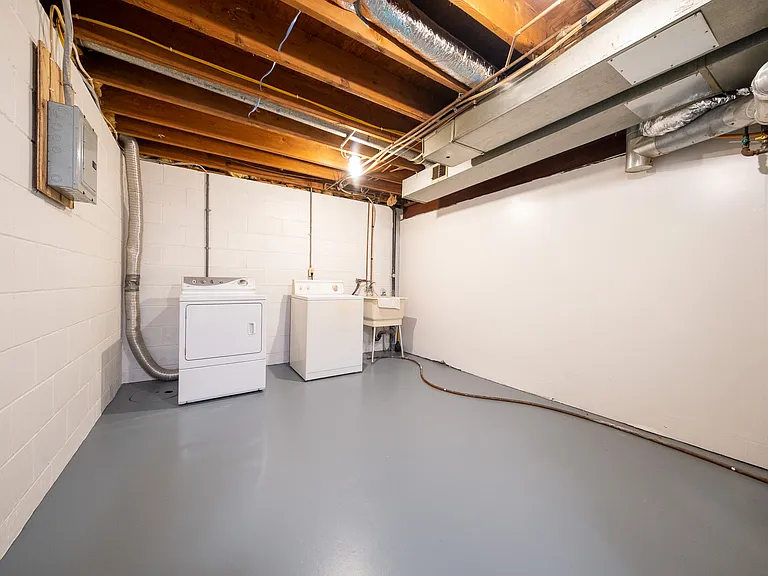 14200 Elgin Ct — Photo 32