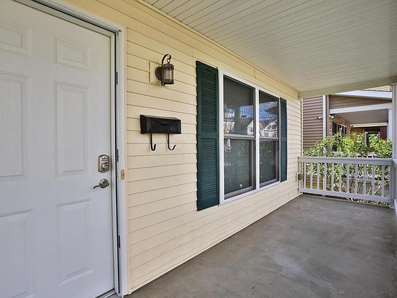 3rd image of 34 Hawkes Ave