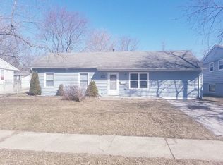 447 E Birch Dr, Park Forest, IL