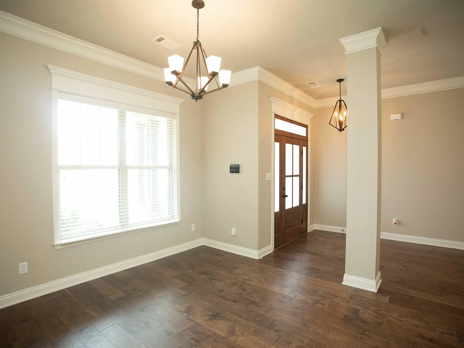4 bed, 2.0 bath, 2276 sqft, $2,495 — Photo 4