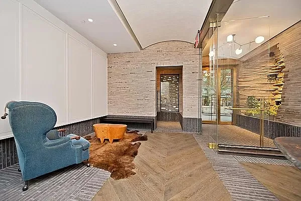 Sold by New York Casas Ltd. | media 8