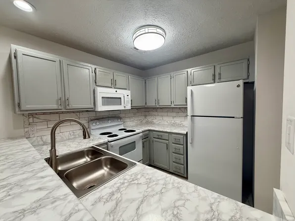 1882 Tryon Dr Unit 4, Fayetteville, NC 28303