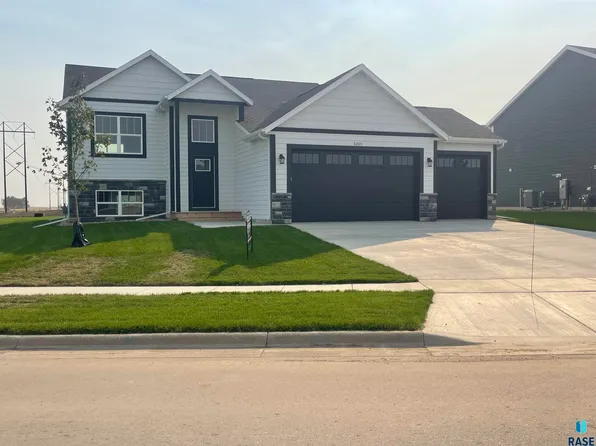 5205 E 65th St, Sioux Falls, SD 57108