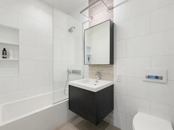 90 Lexington Avenue 8D image 9 of 10