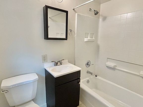 5th image of 1601 12th St APT 1