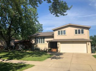 381 Lawn Ln, Des Plaines, IL 60016