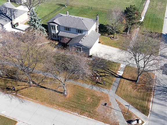 2nd image of 46132 Ben Franklin Dr