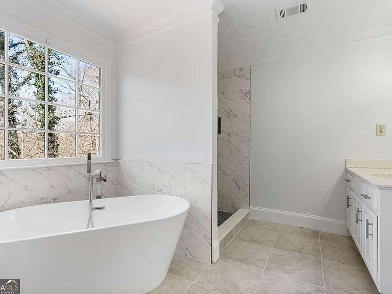 275 Sageglen Rd — Photo 16