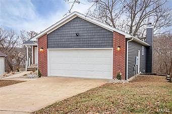 3rd image of 104 Hillcrest Ct