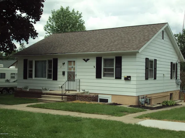 11 Ludlam St, Hillsdale, MI 49242