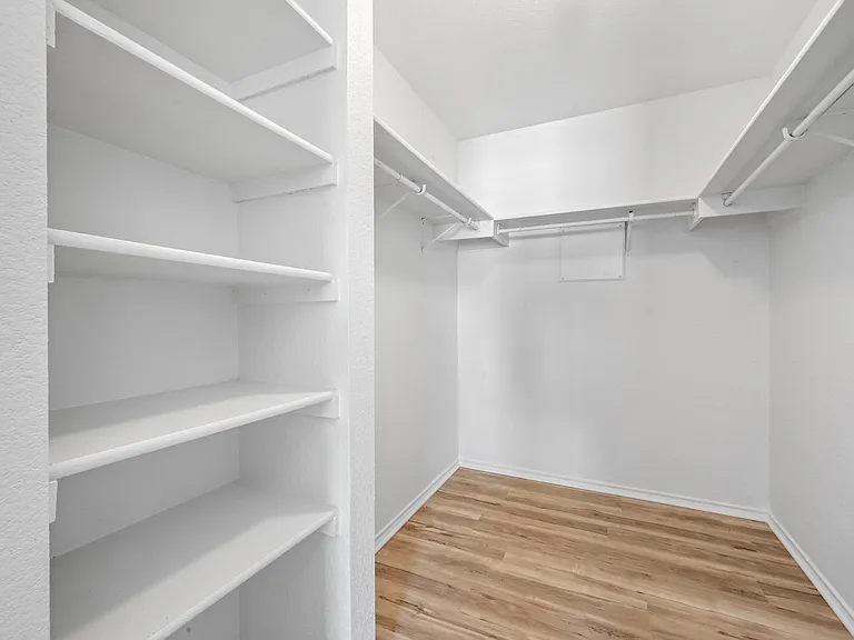 2412 Regal Park Ln — Photo 28
