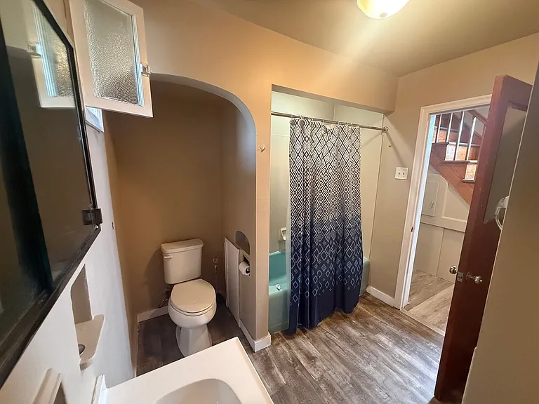 113 W Main St — Photo 16