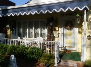 311 Riverside Dr, Hinton, WV 25951