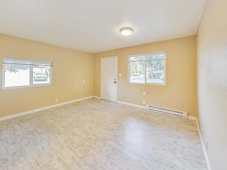 3257 Delaware St #5 — Photo 4