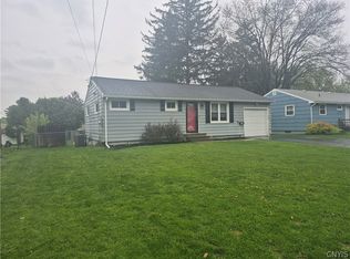 210 Pleasantview Dr, Liverpool, NY 13088