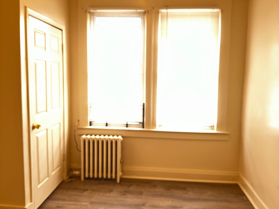 1st image of 415 Halsted St APT 4