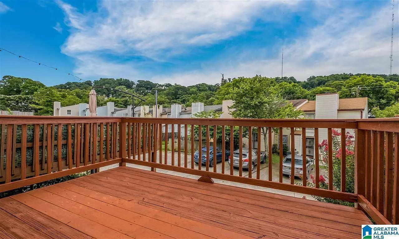 2 bed, 1.5 bath, 1152 sqft, $1,550 — Photo 2