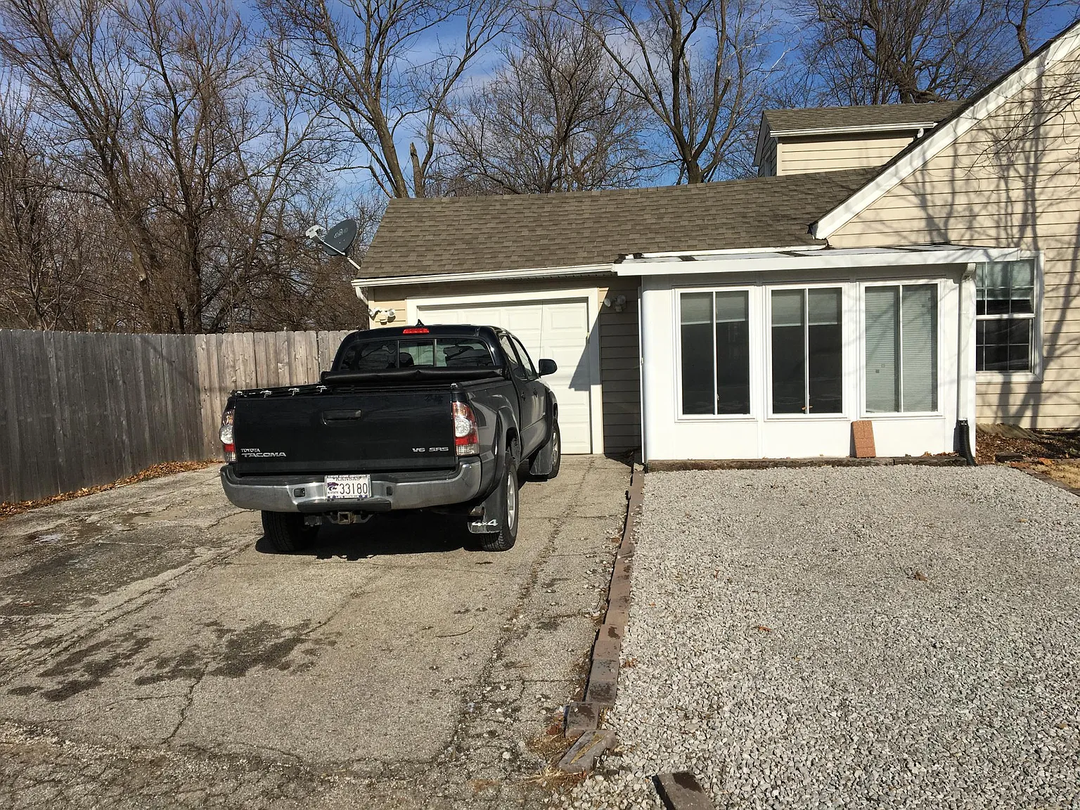 2944 S 9th Pl — Photo 2