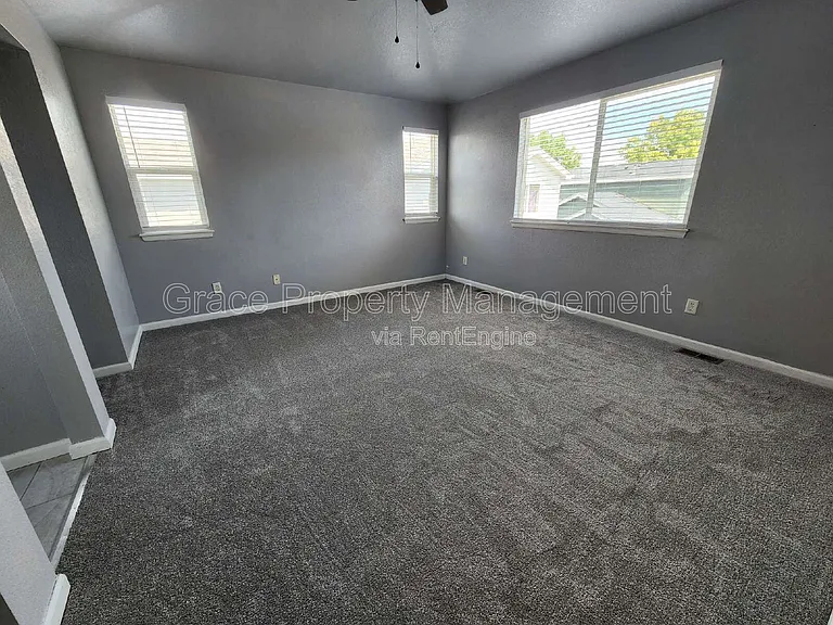 10154 Wyandott Cir N — Photo 16