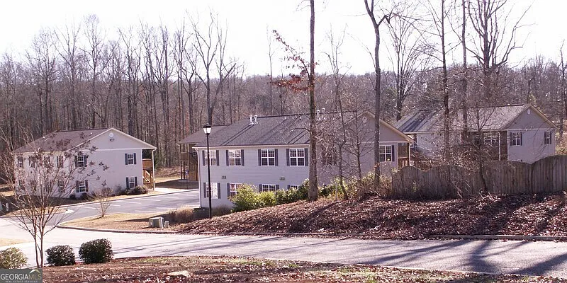 2 bed, 1.5 bath, $1,450 — Photo 2