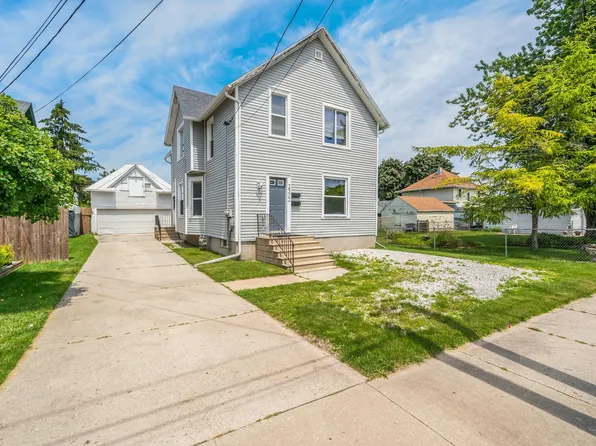 2512 9th St, Two Rivers, WI 54241
