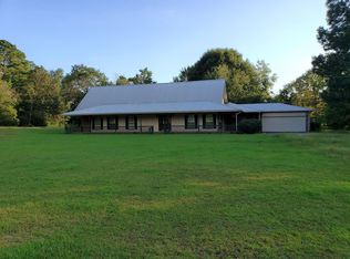 4 Calvin Headley Rd, Hattiesburg, MS 39401