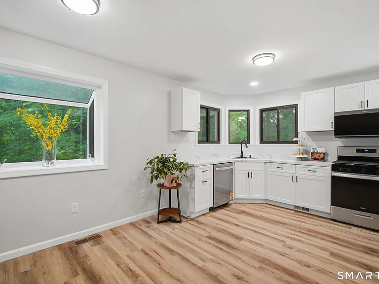 808 Mill Pond Dr #808 — Photo 5