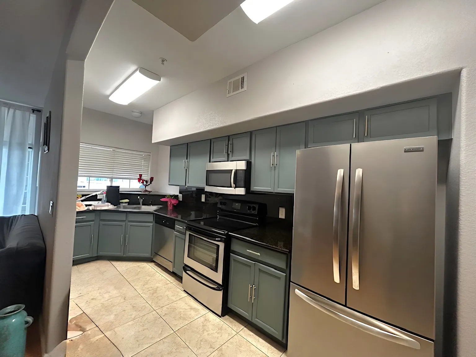 2 bed, 2.5 bath, 1224 sqft, $2,000 — Photo 4