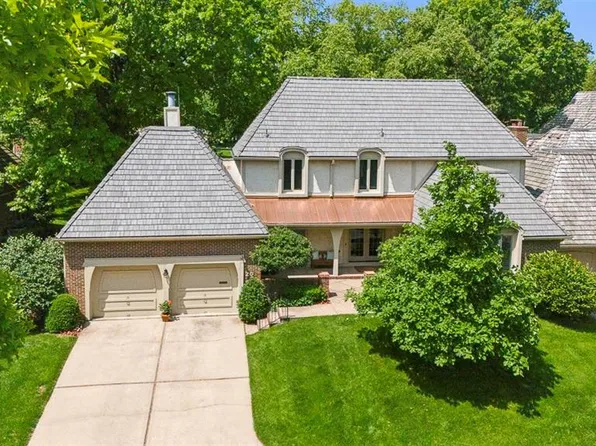 20 Le Mans Ct, Prairie Village, KS 66208