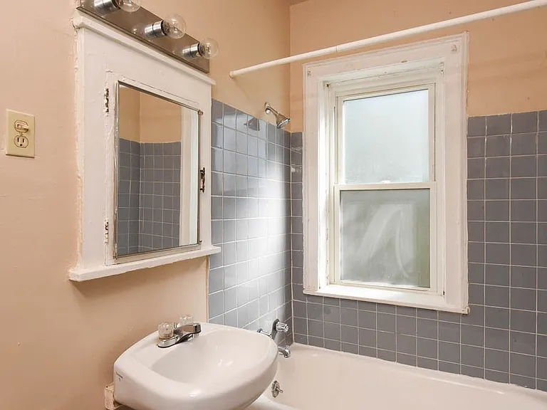 1211 W Elmdale #F3 — Photo 18