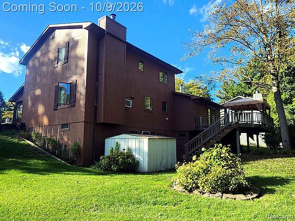 4th image of 1625 Spruce Ct