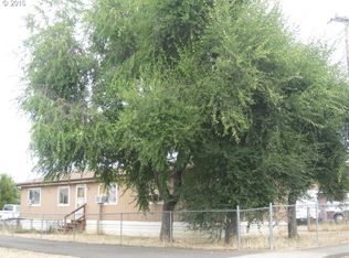 360 SE Carroll St, Winston, OR 97496