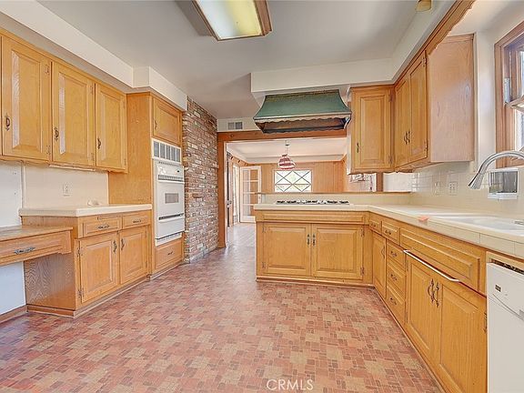 4th image of 811 S Ramblewood Dr