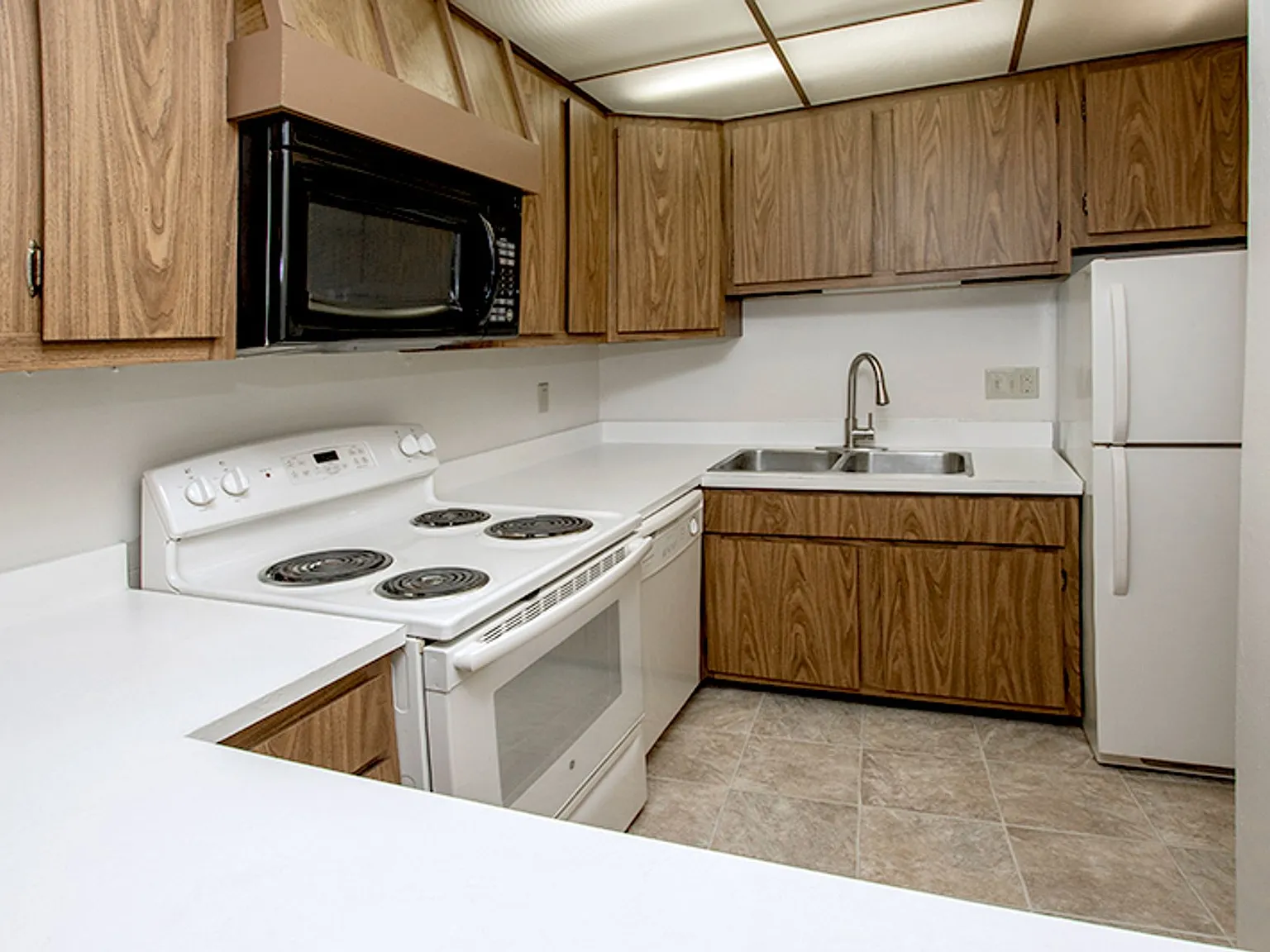 The Ravine Apartment Homes — Photo 4