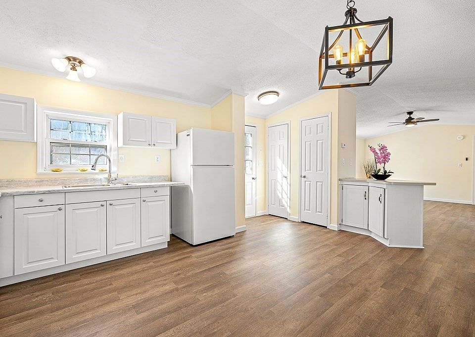 1790 Massachusetts Ave 9, Lunenburg, MA 01462 Zillow