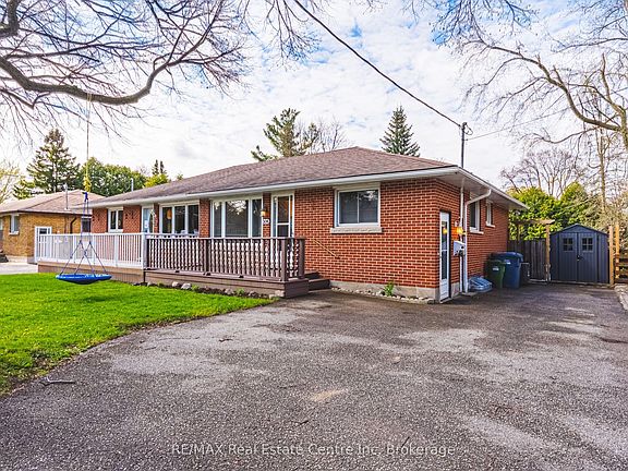 2nd image of 306 Victoria Rd N