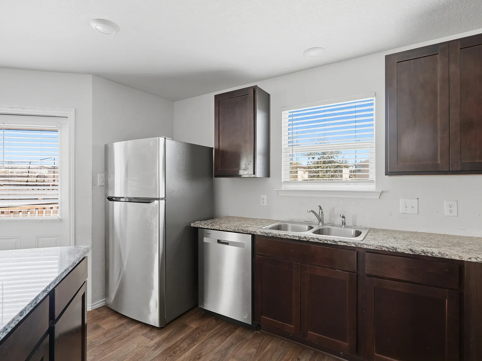 3 bed, 1349 sqft, $1,600 — Photo 4