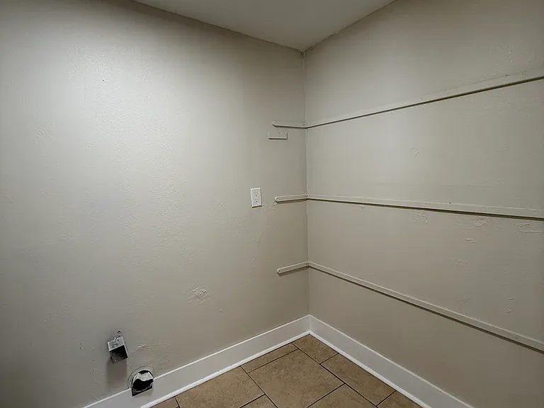 2947 W Cherry St — Photo 14